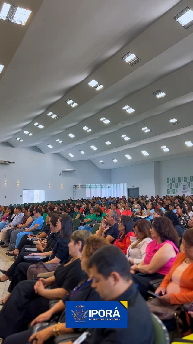 Capacitação e compromisso com a educação municipal!  Foi realizado em Iporá o Curso de Formação do Circuito Goiano de Formação da Undime-GO, com o tema: “Novos desafios da Educação Municipal”.  Participaram gestores do CAS, coordenadores pedagógicos, professores do AEE, professores da rede e profissionais administrativos de secretaria, em um dia inteiro de aprendizado, troca de experiências e fortalecimento da rede educacional.  A formação aconteceu no Auditório do IF Goiano – Campus Iporá, com programação das 7h às 11h e das 13h às 17h.  Educação que evolui com quem faz a diferença! Iporá do jeito que o povo quer.  #FormaçãoContinuada #EducaçãoMunicipal #UndimeGO #IFGoiano #PrefeituraDeIporá #CapacitaçãoProfissional #IporáDoJeitoQueOPovoQuer