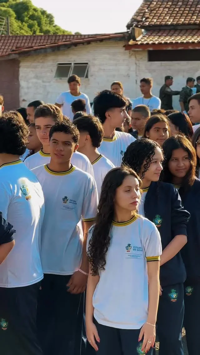 🇧🇷✨ Hoje demos início à Semana da Pátria, celebrando o amor ao nosso Brasil e a importância do 7 de Setembro.  Foi um momento marcado pela união das escolas: Escola Municipal São João da Escócia, Escola Estadual Edmo Teixeira e CEJA Dom Bosco, que abrilhantaram este evento cívico.  🌟 Um destaque especial para os alunos da Escola Municipal São João da Escócia, que emocionaram a todos com uma linda apresentação preparada com carinho e dedicação.  Cada gesto, cada olhar e cada aplauso reforçaram o sentimento de orgulho e respeito pela nossa Pátria. 💚💛💙  Seguimos juntos, celebrando nossa história e construindo um futuro de esperança!  #SemanaDaPátria #7deSetembro #OrgulhoDeSerBrasileiro #Educação #Patriotismo #NossaHistória #Brasil