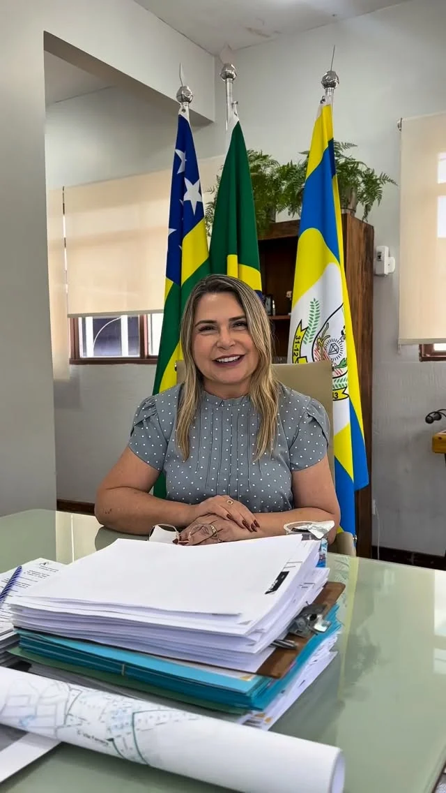 Esclarecimento sobre a questão hídrica de Iporá!  O fortalecimento da parceria entre a Prefeitura Municipal, a Saneago e o Governo de Goiás garante melhorias importantes para a cidade.   A canalização de água do Córrego Santa Marta já foi finalizada e, agora, a Saneago iniciou o recapeamento das ruas que foram danificadas durante a obra, assegurando infraestrutura e mobilidade para a população.  #Iporá #ÁguaParaTodos #Saneago #GovernoDeGoiás #ParceriaQueFunciona #Infraestrutura #CompromissoComACidade