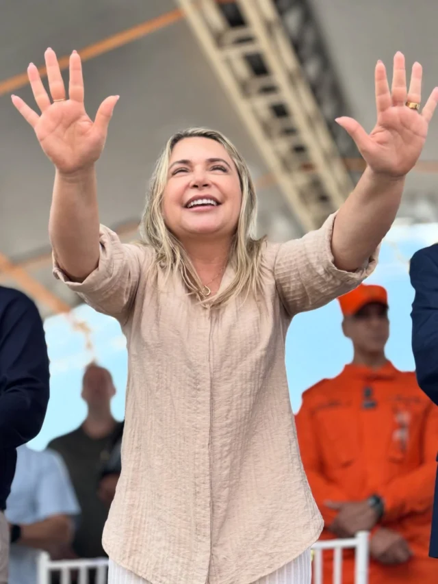 Desfile Cívico – 77 anos de Iporá  Iporá celebra sua história, sua cultura e a força do seu povo em um desfile que reforça o orgulho de pertencer a esta cidade que cresce a cada dia.  Viva Iporá, 77 anos de conquistas!  #Iporá77Anos #DesfileCívico #AniversárioDeIporá #OrgulhoDeIporá #GestãoMunicipal #PrefeituraDeIporá