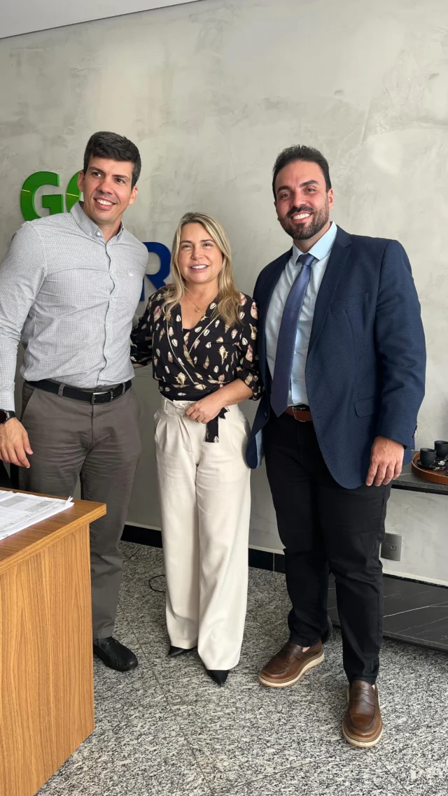 Alinhamento estratégico pela infraestrutura de Iporá!   Segue em andamento o planejamento para a futura pavimentação de vias urbanas no município. O tema foi tratado em reunião com Pedro Sales, presidente da Goinfra, e Rafael Soares, chefe de gabinete do presidente da Alego, Deputado Estadual Bruno Peixoto.  A iniciativa reforça o compromisso da gestão municipal com a ampliação da infraestrutura urbana, melhoria da mobilidade e promoção de mais qualidade de vida para a população.  #Iporá #Infraestrutura #Pavimentação