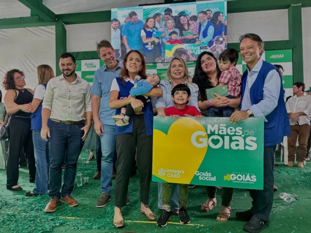 A entrega de benefícios representa mais do que apoio material: é cuidado, respeito e compromisso com quem mais precisa. Momentos como este reforçam a importância das políticas públicas voltadas à inclusão social e à promoção da dignidade das famílias.  Por meio da parceria entre a Gestão Municipal e o Governo de Goiás, seguimos trabalhando para garantir acesso a direitos e melhorar a qualidade de vida da população de Iporá, com ações que fazem a diferença no dia a dia da comunidade.  #GestãoMunicipal #DesenvolvimentoSocial #AssistênciaSocial #CuidandoDasPessoas